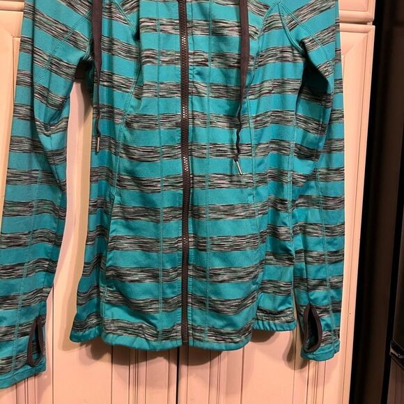 Lukka Hooded Sweashirt Small Womens Long Sleeve Pullover Thumb Holes Casuals - Picture 5 of 9